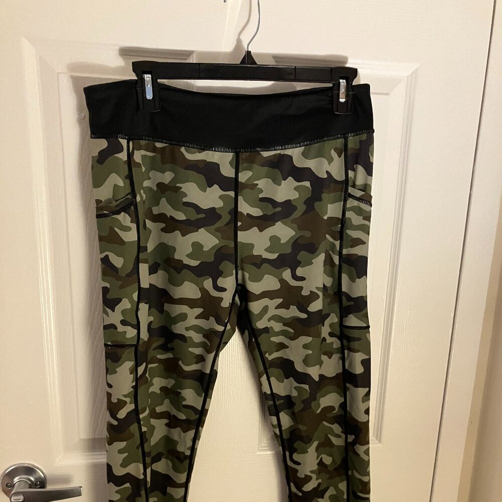 Constantly Varied Gear Reversible Camo Leggings XL